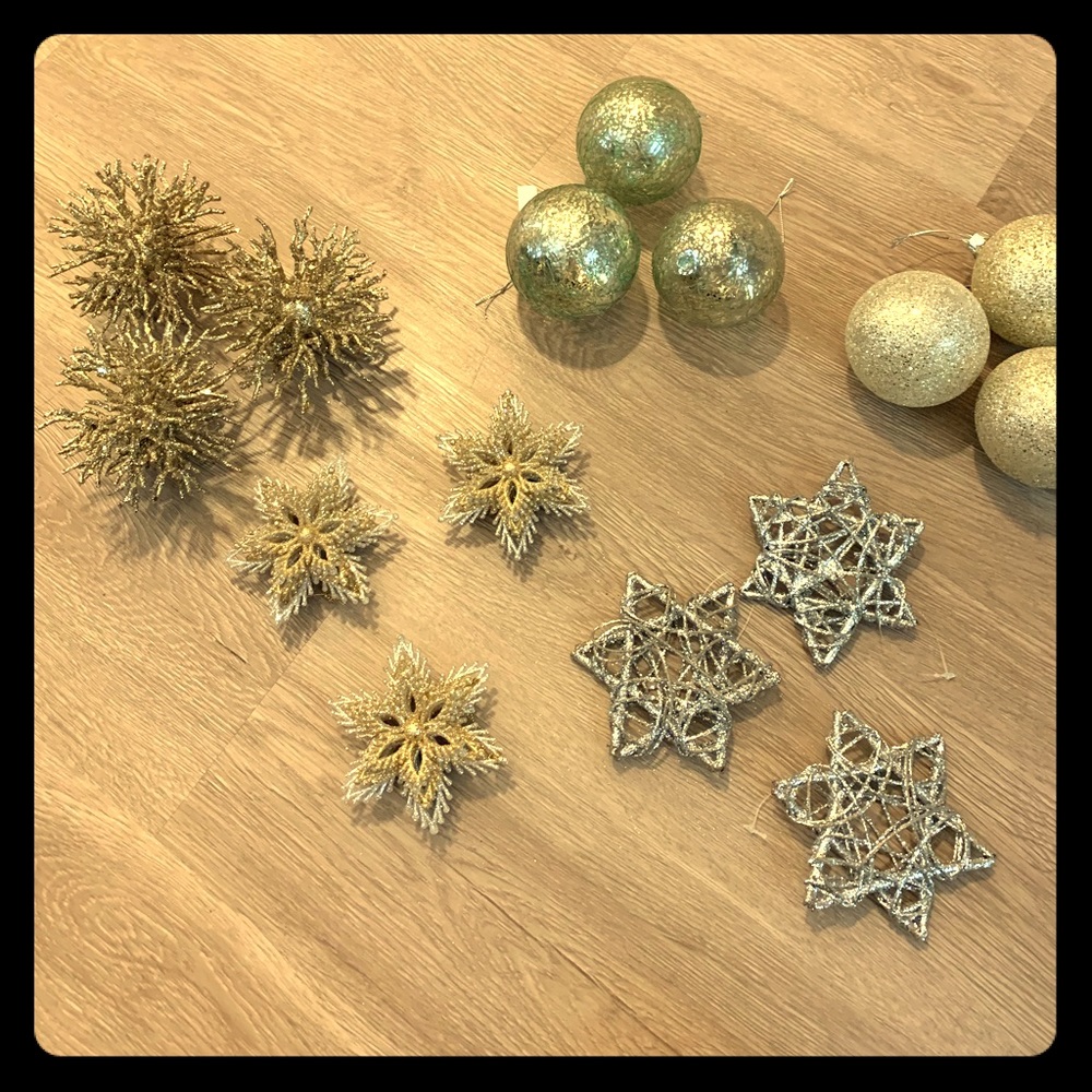 Set of 15 Pier 1 ornaments